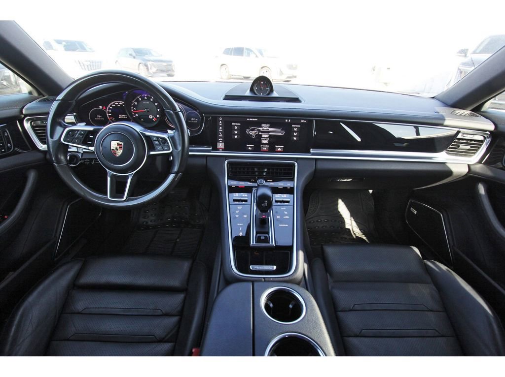 Used 2019 Porsche Panamera 4 image 9