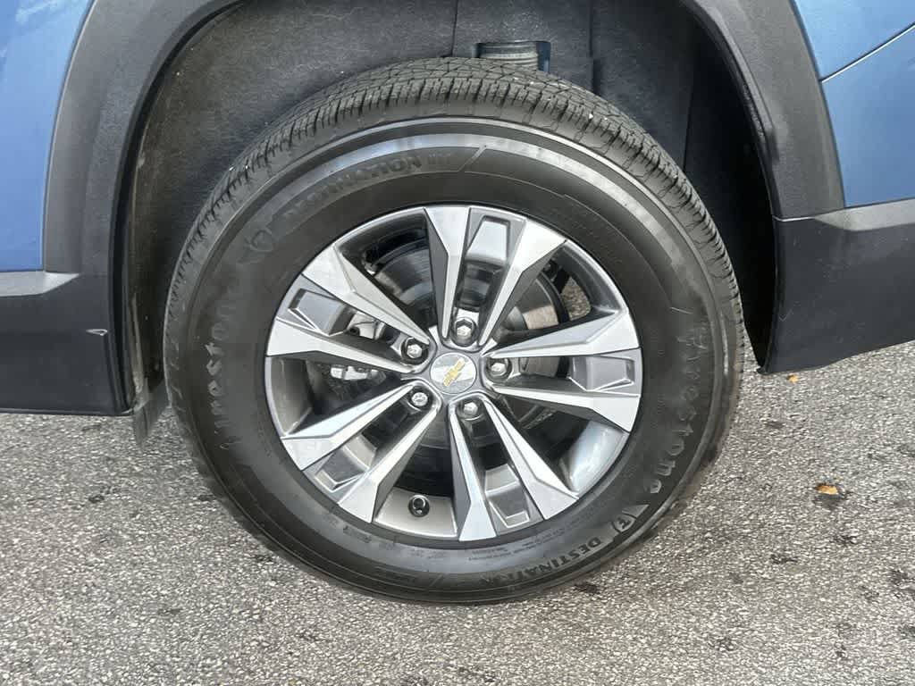 Used 2025 Chevrolet Equinox LT w/ Safety and Technology Package FWD image 10