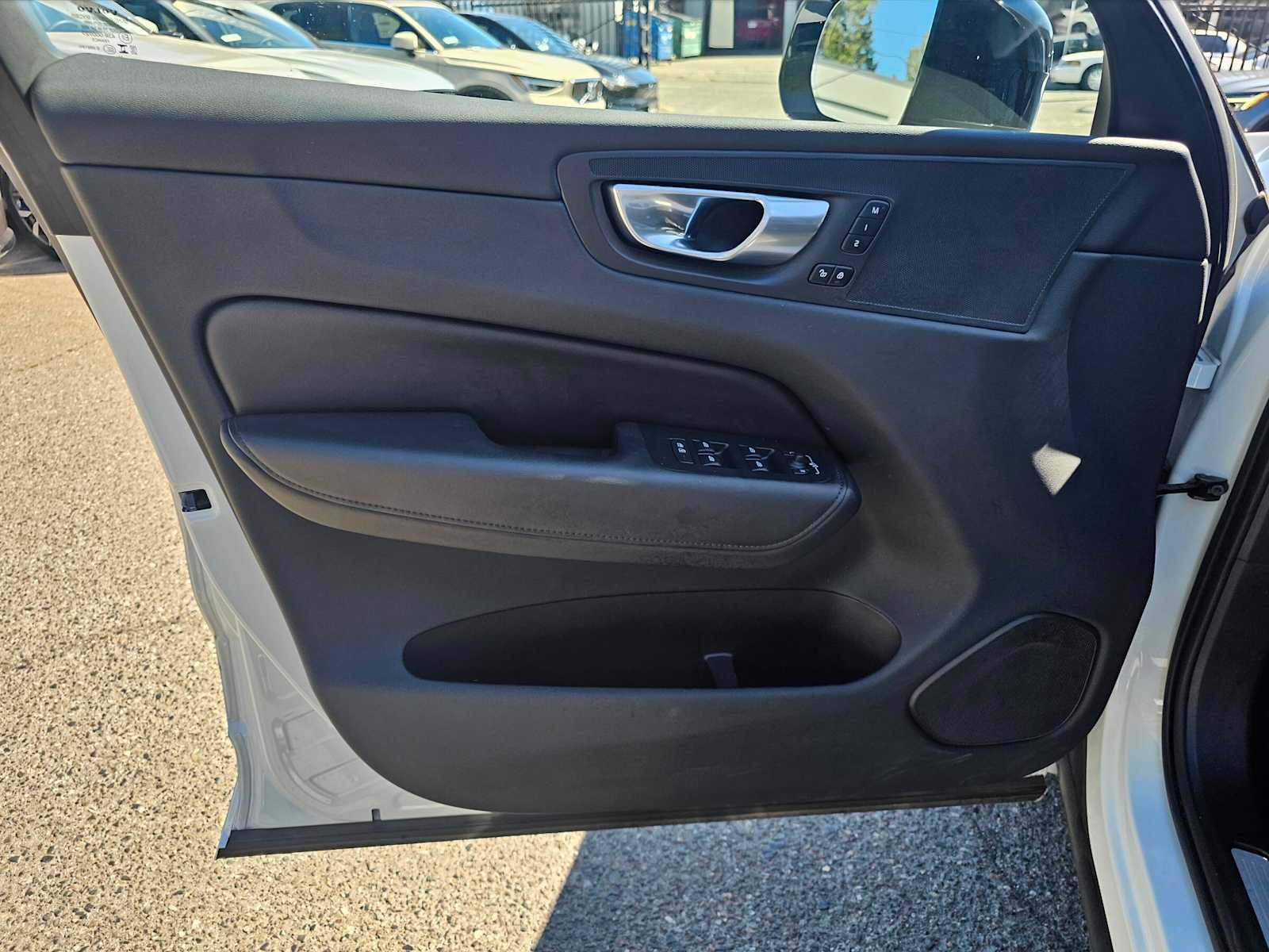 Used 2023 Volvo XC60 B5 Plus w/ Protection Package Premier AWD/4WD image 22