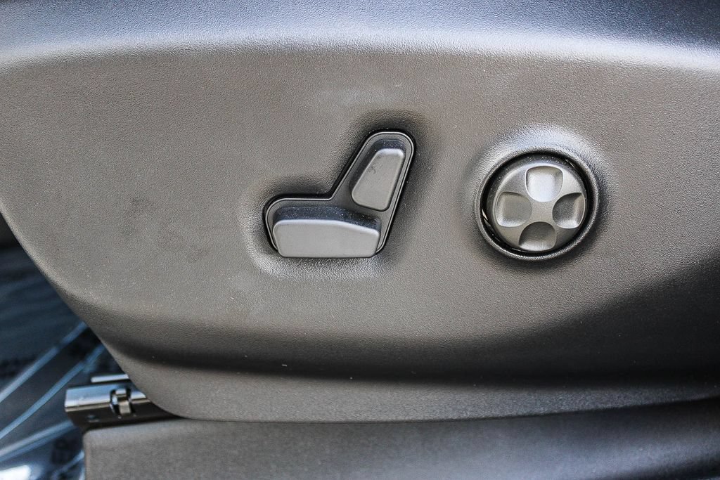 New 2027 Chrysler Pacifica Select FWD image 25
