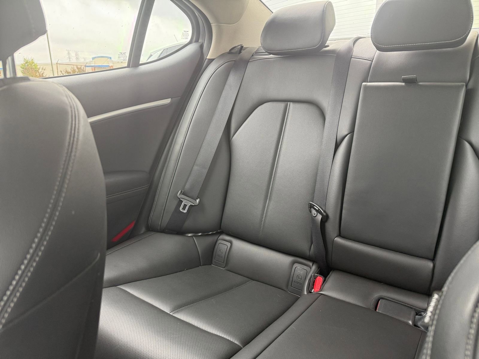 Used 2025 Genesis G70 2.5T image 39