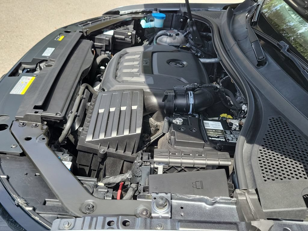 Used 2022 Volkswagen Tiguan SE w/ Panoramic Sunroof Package FWD image 37