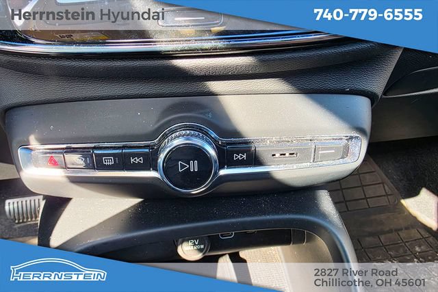 Used 2024 Volvo XC40 B5 Plus w/ Climate Package AWD/4WD image 20