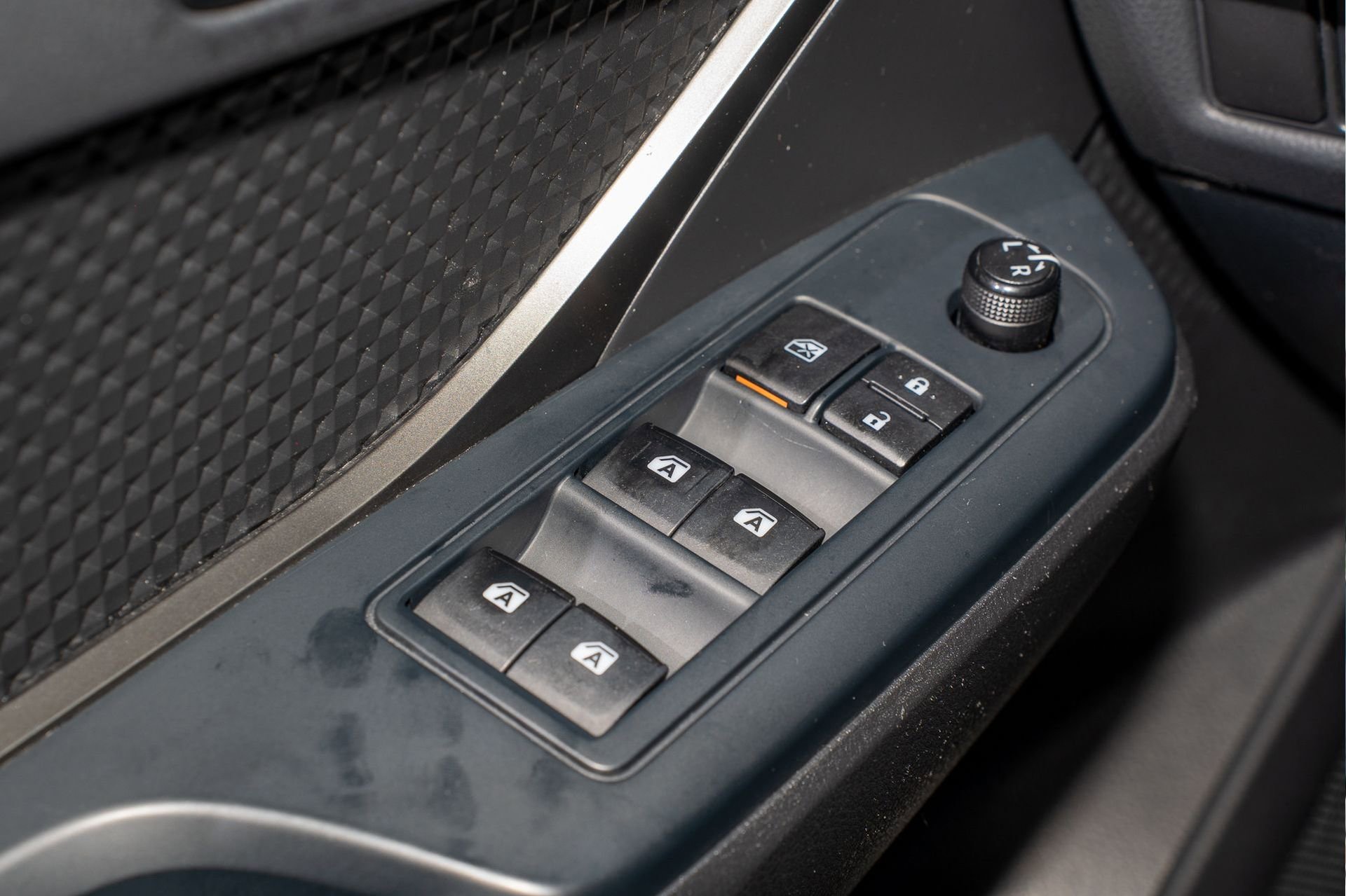 Used 2019 Toyota C-HR LE image 25