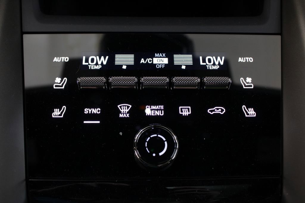 New 2024 Porsche Macan Turbo Electric image 40