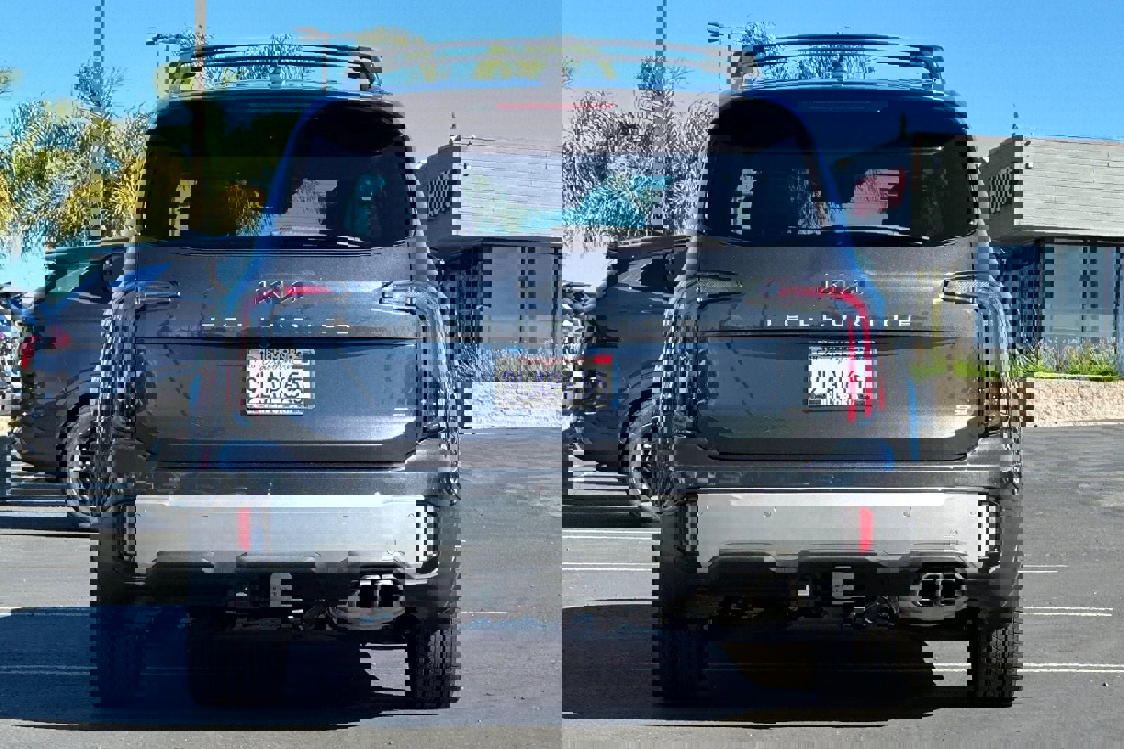 Certified 2024 Kia Telluride SX Prestige w/ Towing Package image 7