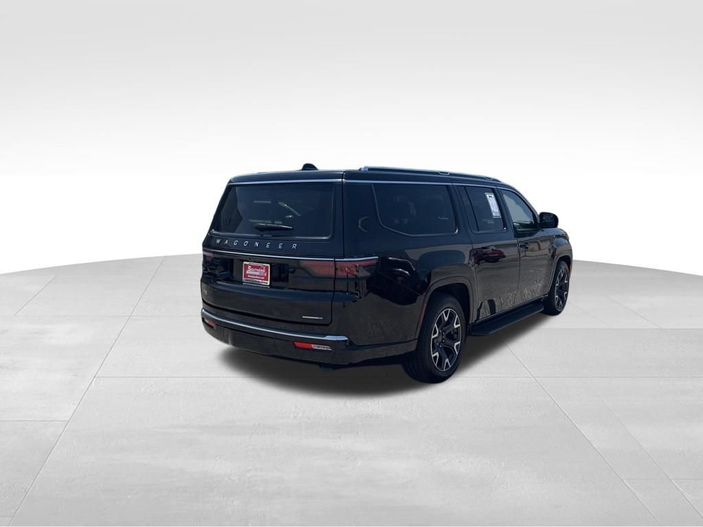 Used 2024 Jeep Wagoneer L Series III w/ Flexible Seating Group AWD/4WD image 5