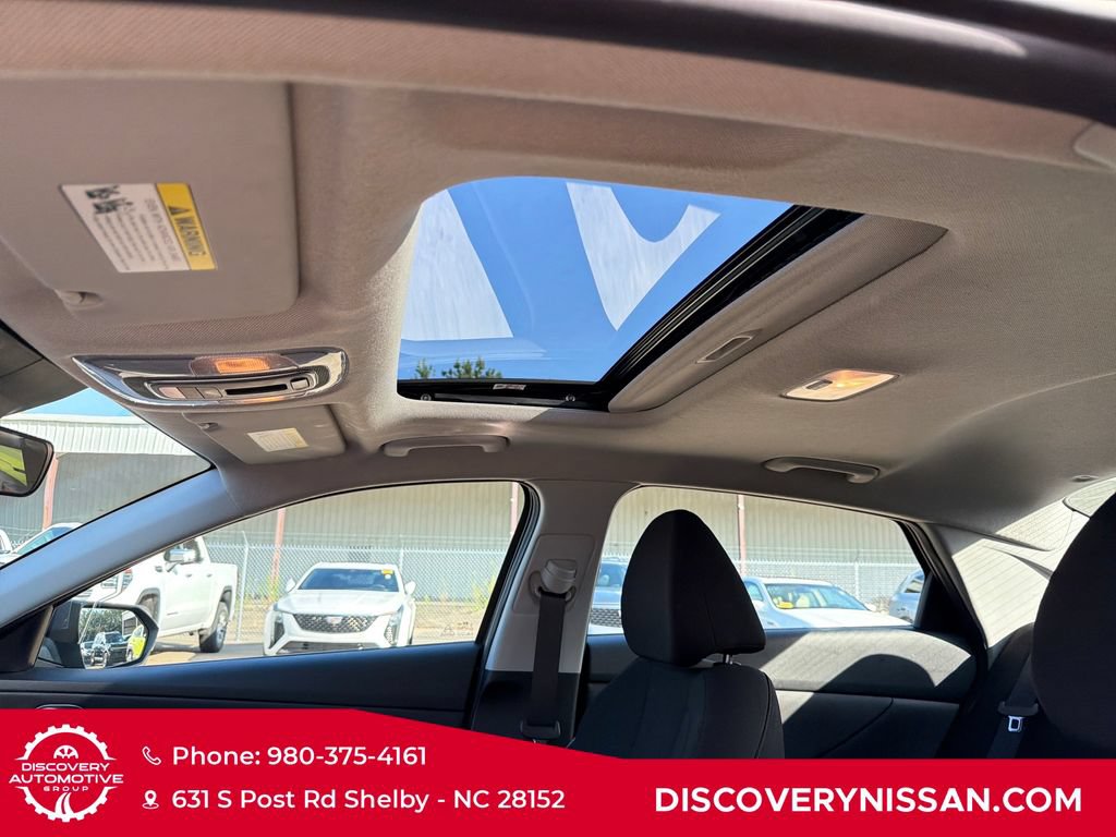 Used 2025 Hyundai Elantra SEL FWD image 30