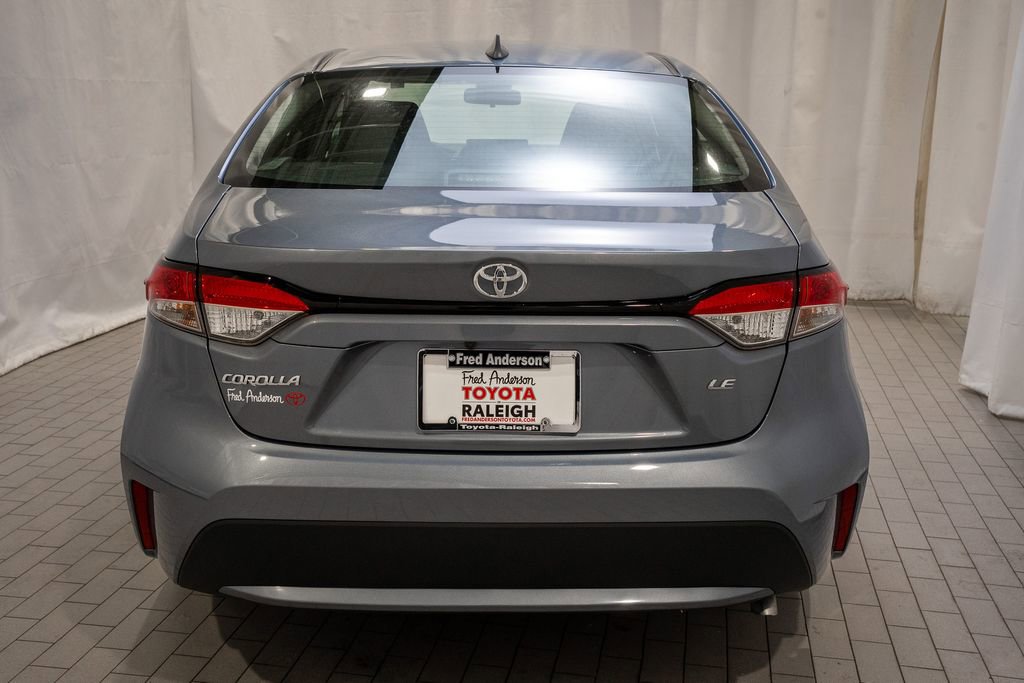Used 2021 Toyota Corolla LE image 4
