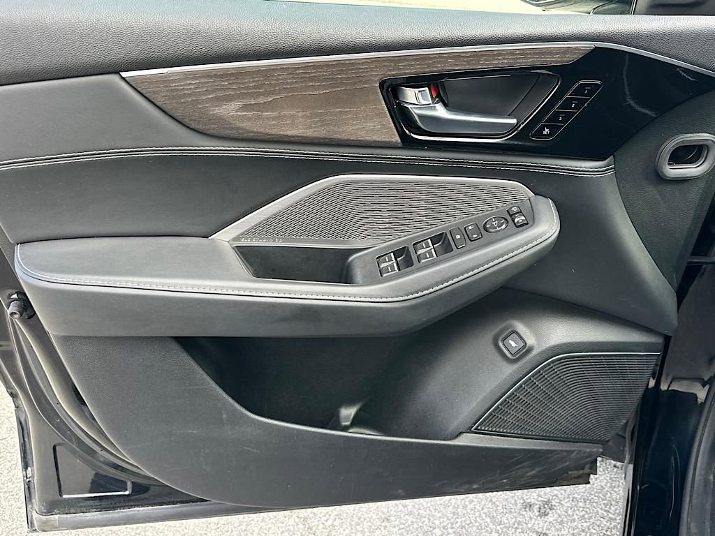 Used 2023 Acura MDX SH-AWD w/ Advance Package image 16