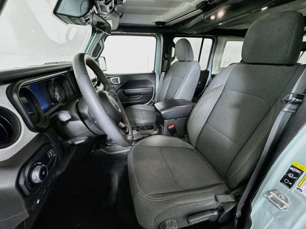 Used 2024 Jeep Wrangler Unlimited AWD/4WD image 20
