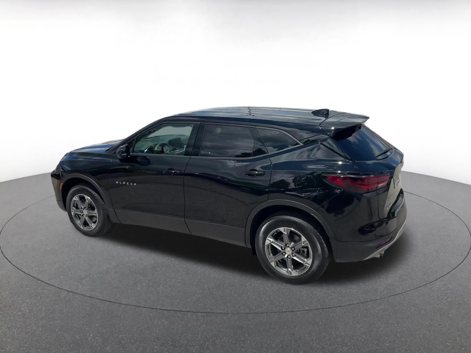 Used 2025 Chevrolet Blazer LT FWD image 10