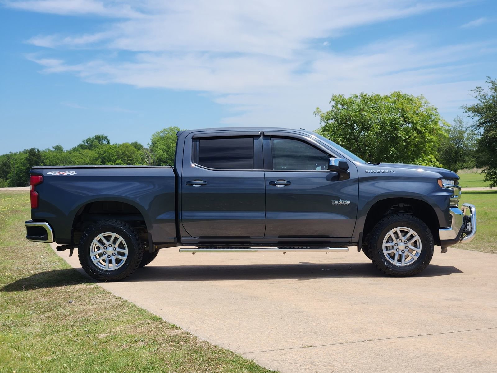 Used 2021 Chevrolet Silverado 1500 LT AWD/4WD image 7