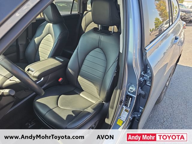 Used 2023 Toyota Highlander XLE AWD/4WD image 10