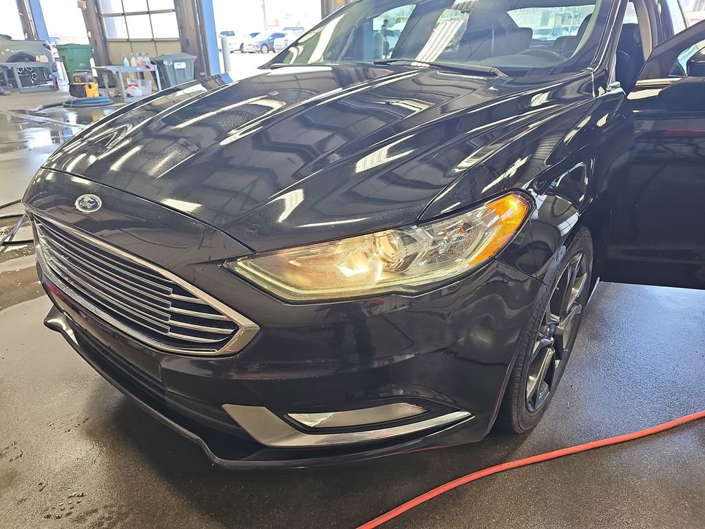 Used 2018 Ford Fusion SE w/ Equipment Group 201A image 29