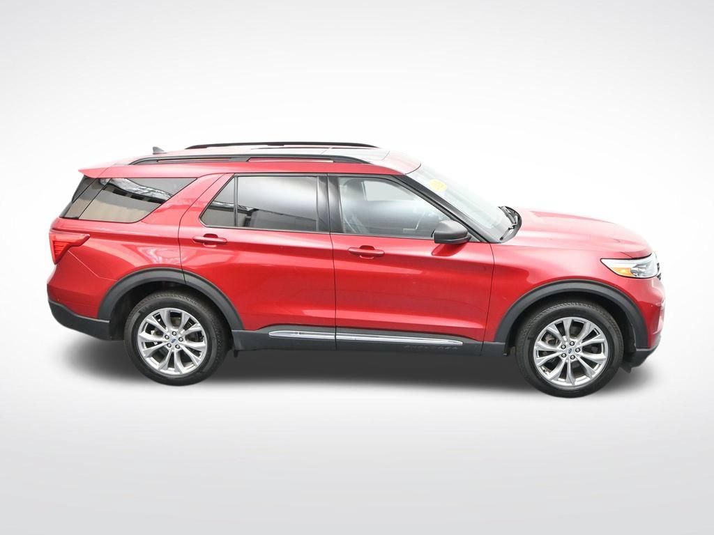 Used 2022 Ford Explorer XLT w/ Equipment Group 202A AWD/4WD image 25