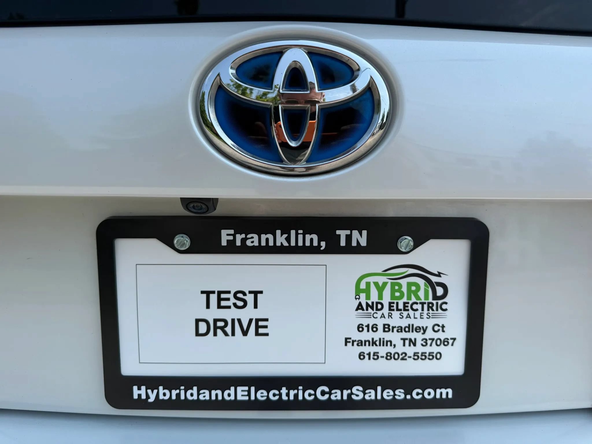Used 2021 Toyota Prius L Eco FWD image 3