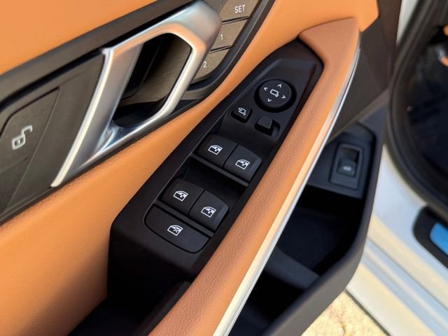 Used 2025 BMW 330i Sedan w/ Convenience Package image 17