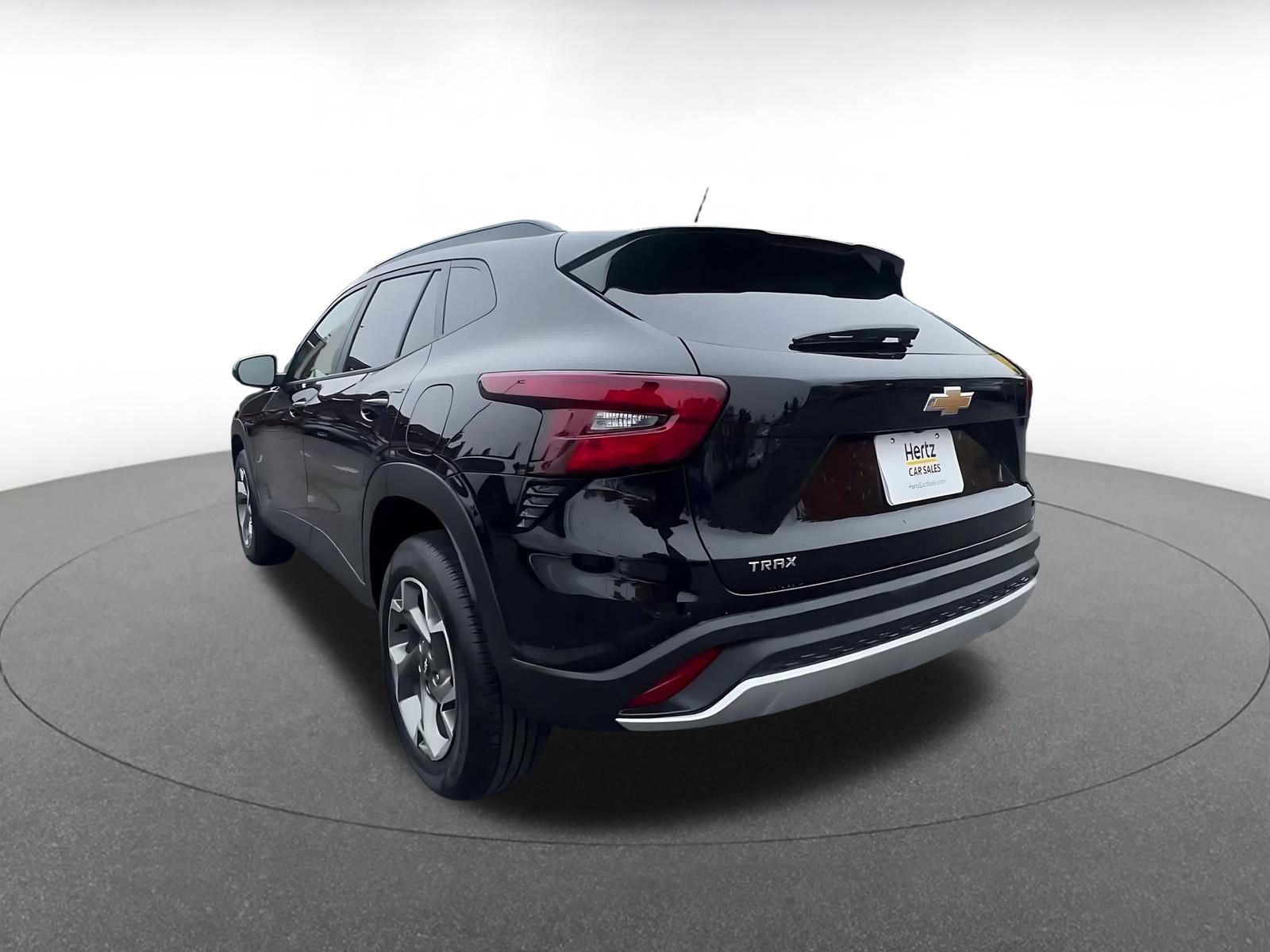 Used 2025 Chevrolet Trax LT w/ LT Convenience Package image 11