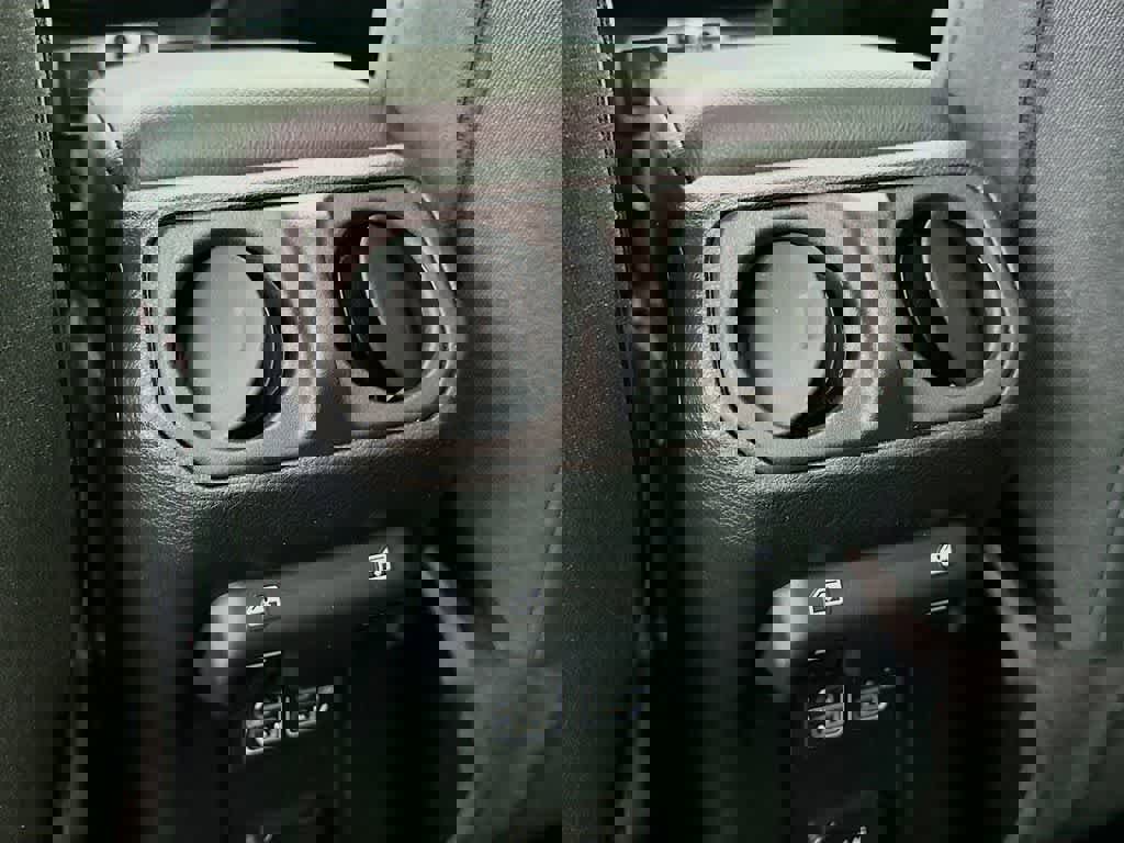 Used 2024 Jeep Gladiator Sport image 13