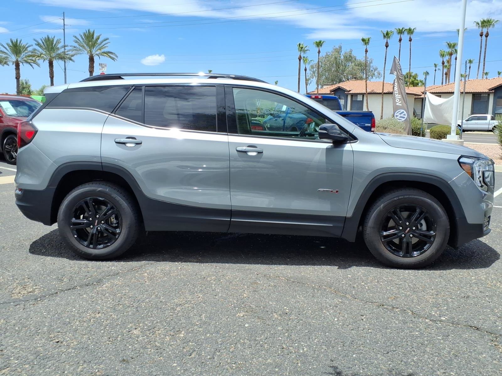 Used 2024 GMC Terrain AT4 AWD/4WD image 8