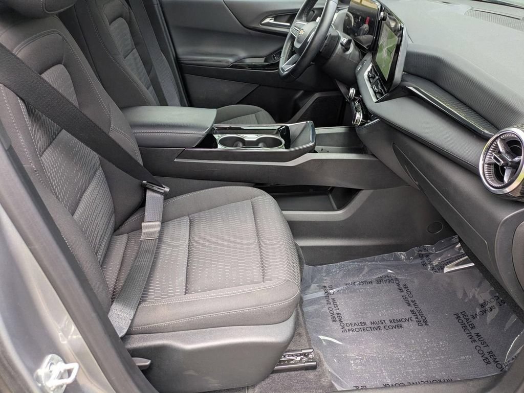 Used 2025 Chevrolet Equinox LT FWD image 31