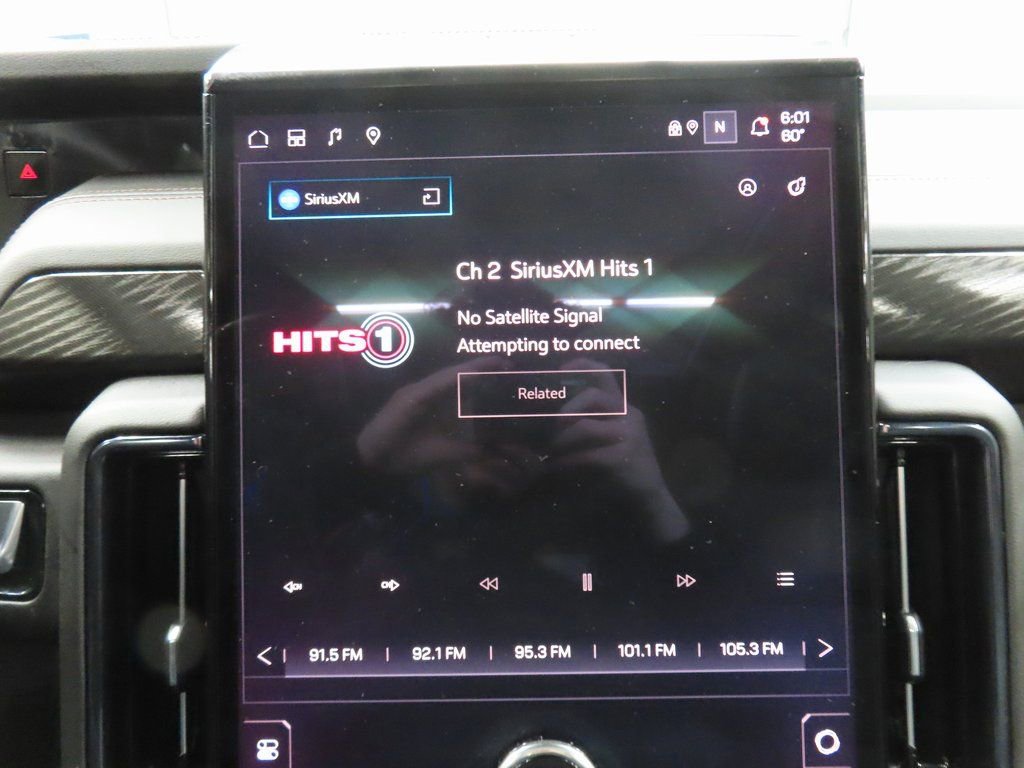 Used 2025 GMC Yukon XL AT4 w/ AT4 Premium Package image 21
