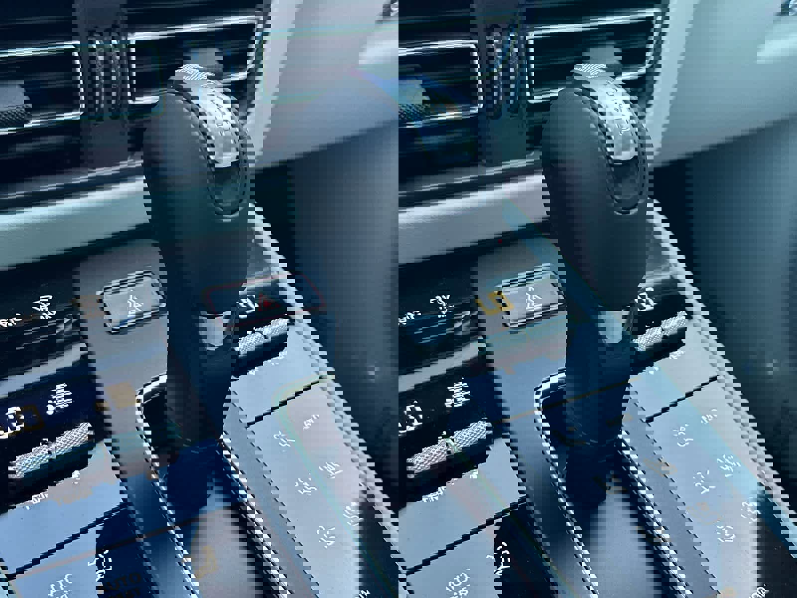 New 2026 Porsche Macan image 25