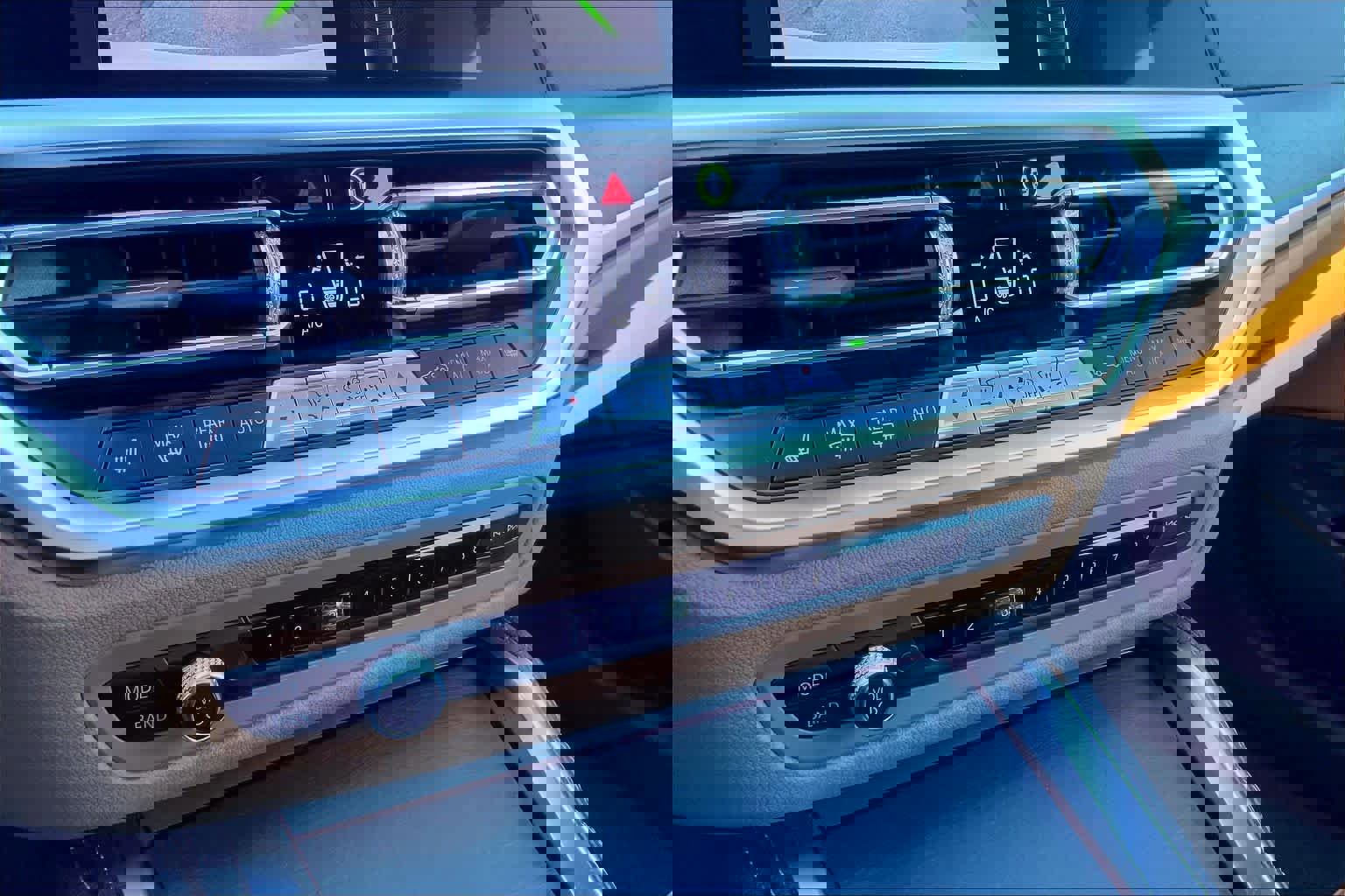 Used 2021 BMW M440i Convertible w/ Premium Package image 31