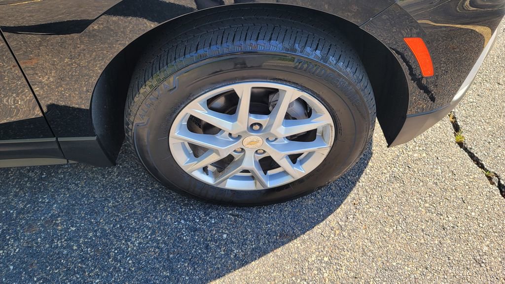 Used 2023 Chevrolet Equinox LT w/ Driver Convenience Package image 15