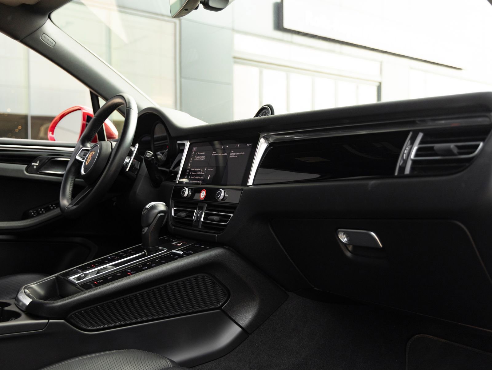 Certified 2024 Porsche Macan image 42