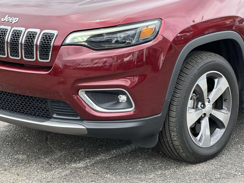 Used 2019 Jeep Cherokee Overland w/ Technology Group AWD/4WD image 8