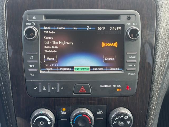 Used 2017 Chevrolet Traverse LT w/ Style and Technology Package image 22