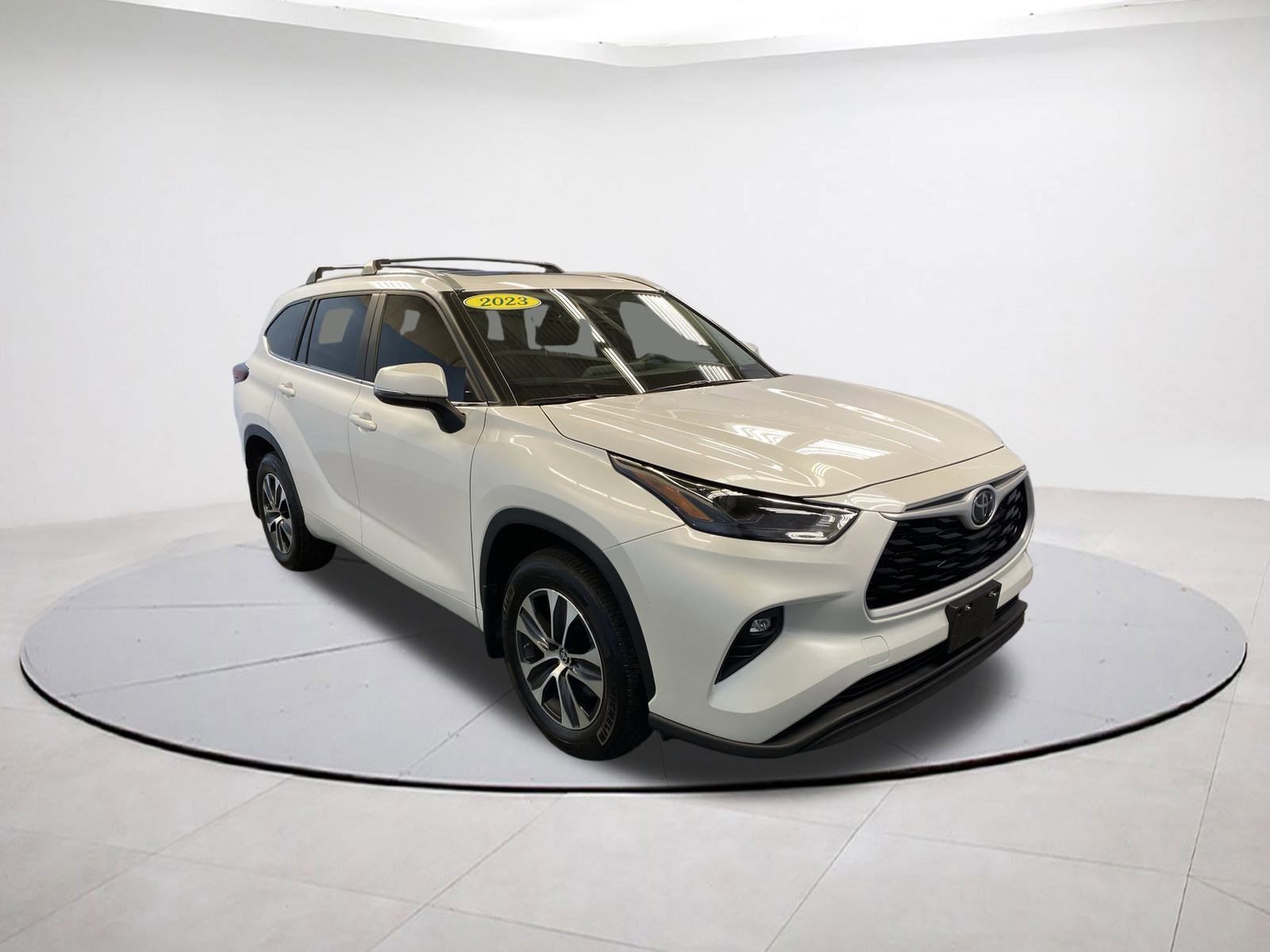 Used 2023 Toyota Highlander AWD