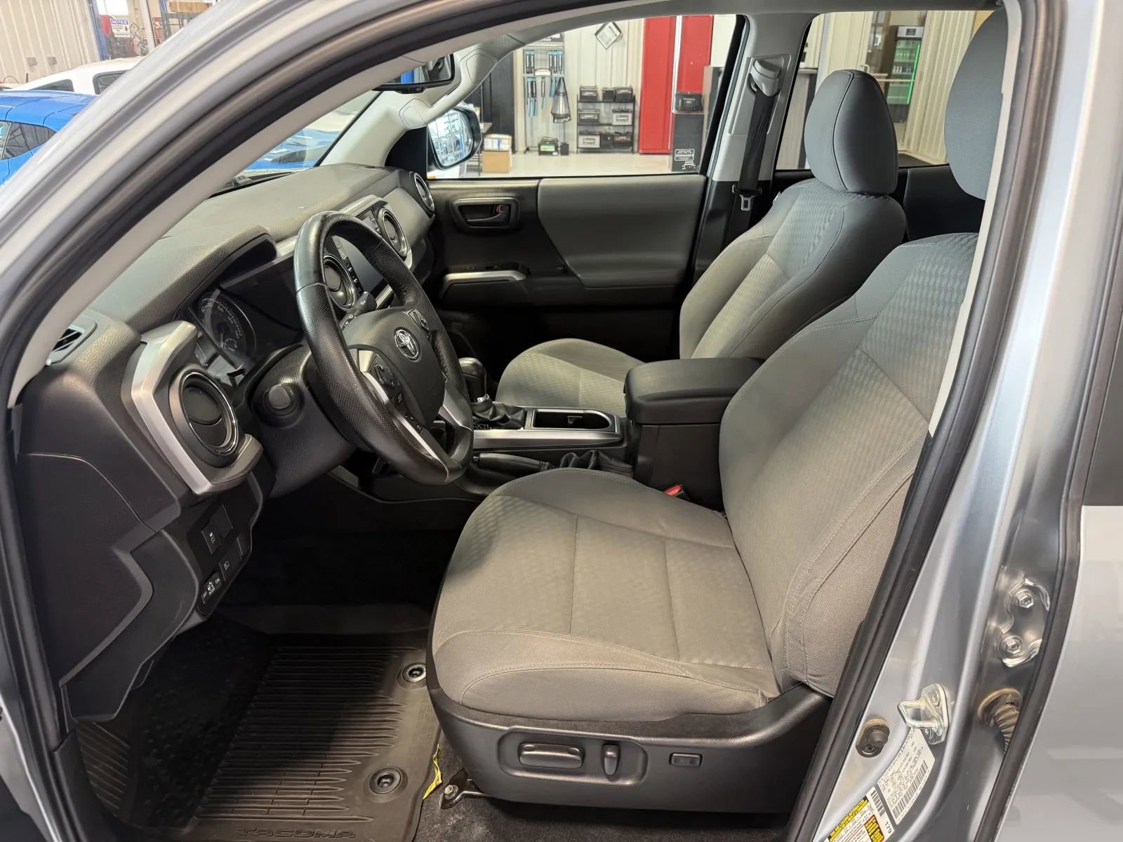 Used 2023 Toyota Tacoma SR5 w/ Technology Package image 10