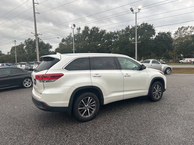 Used 2018 Toyota Highlander XLE image 4