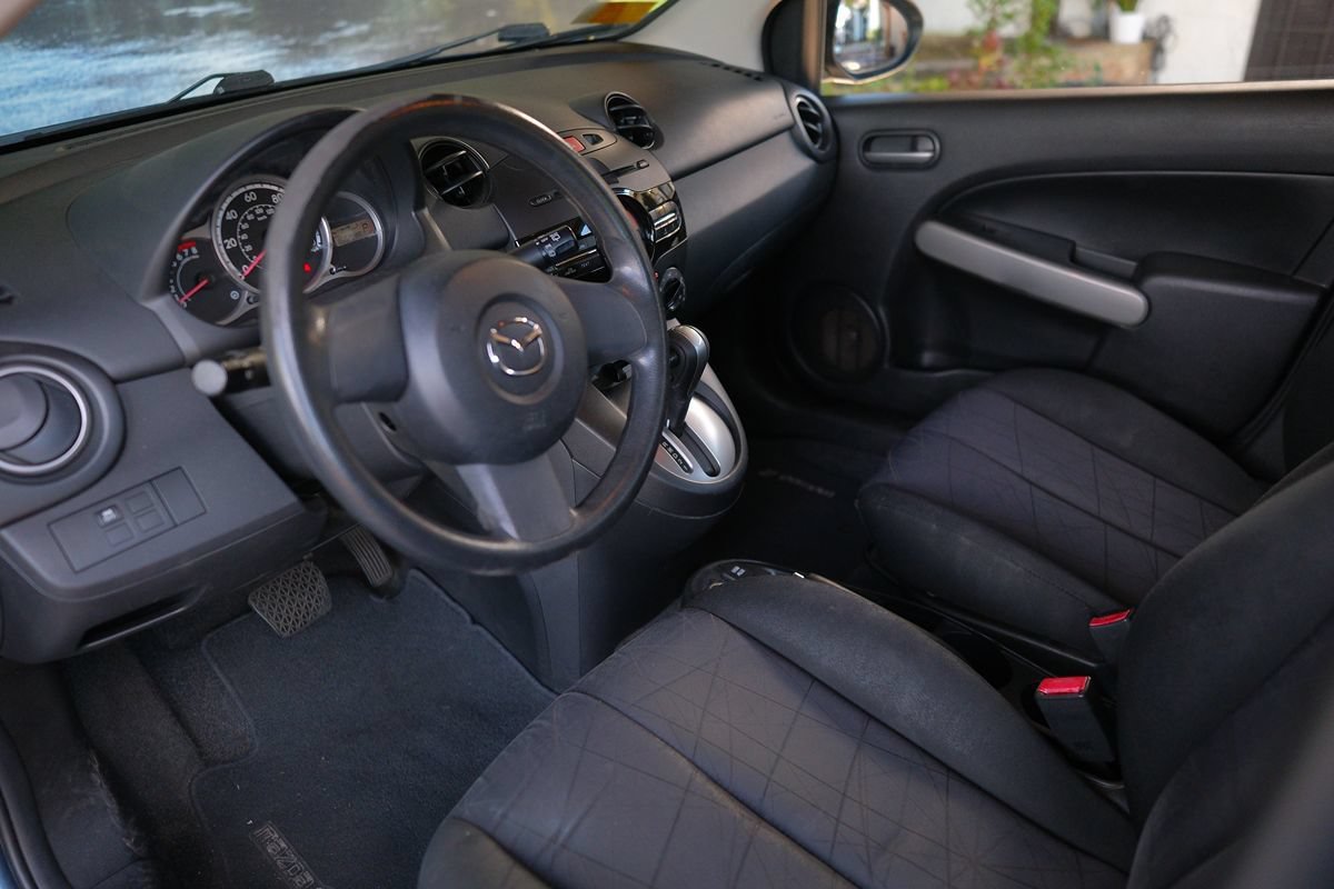 Used 2014 MAZDA MAZDA2 Sport FWD image 12