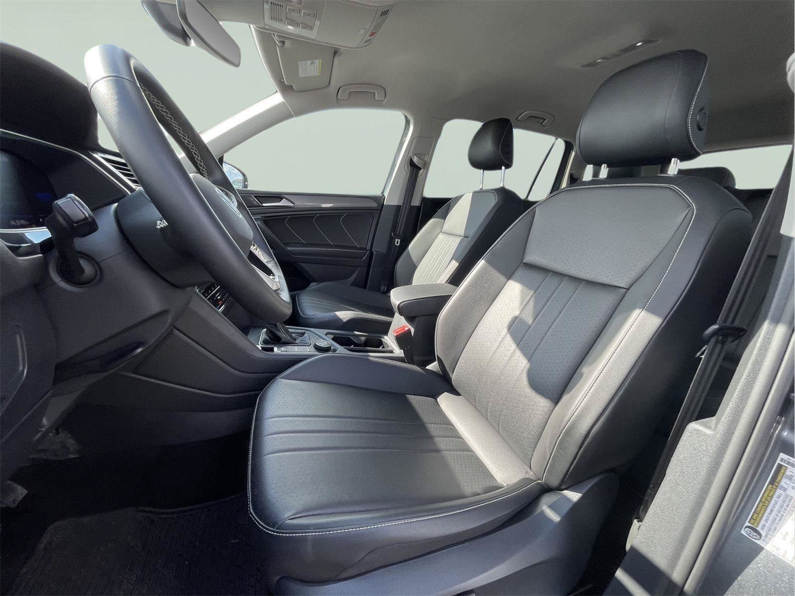 Used 2023 Volkswagen Tiguan SE AWD/4WD image 13