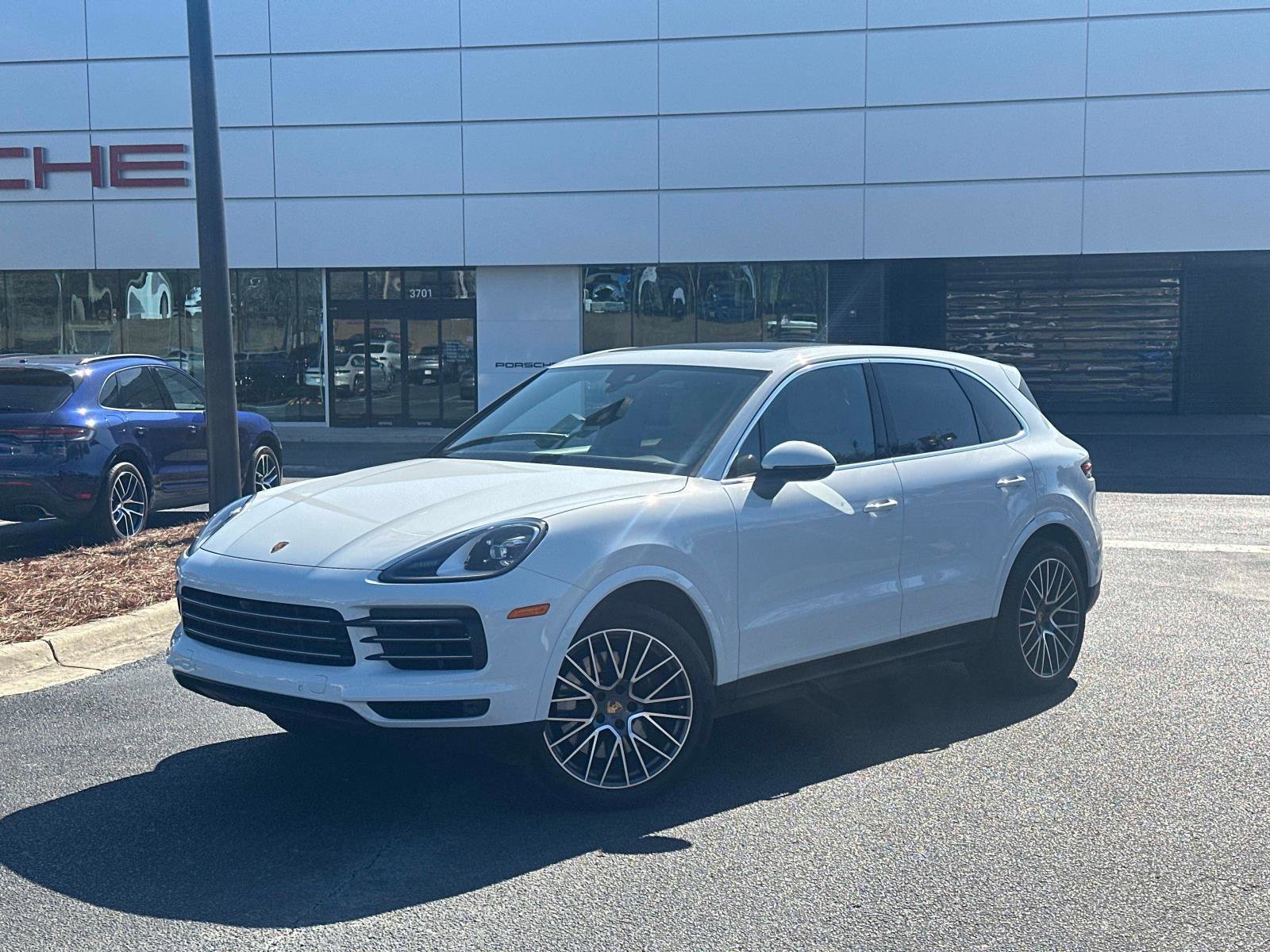Certified 2023 Porsche Cayenne image 1
