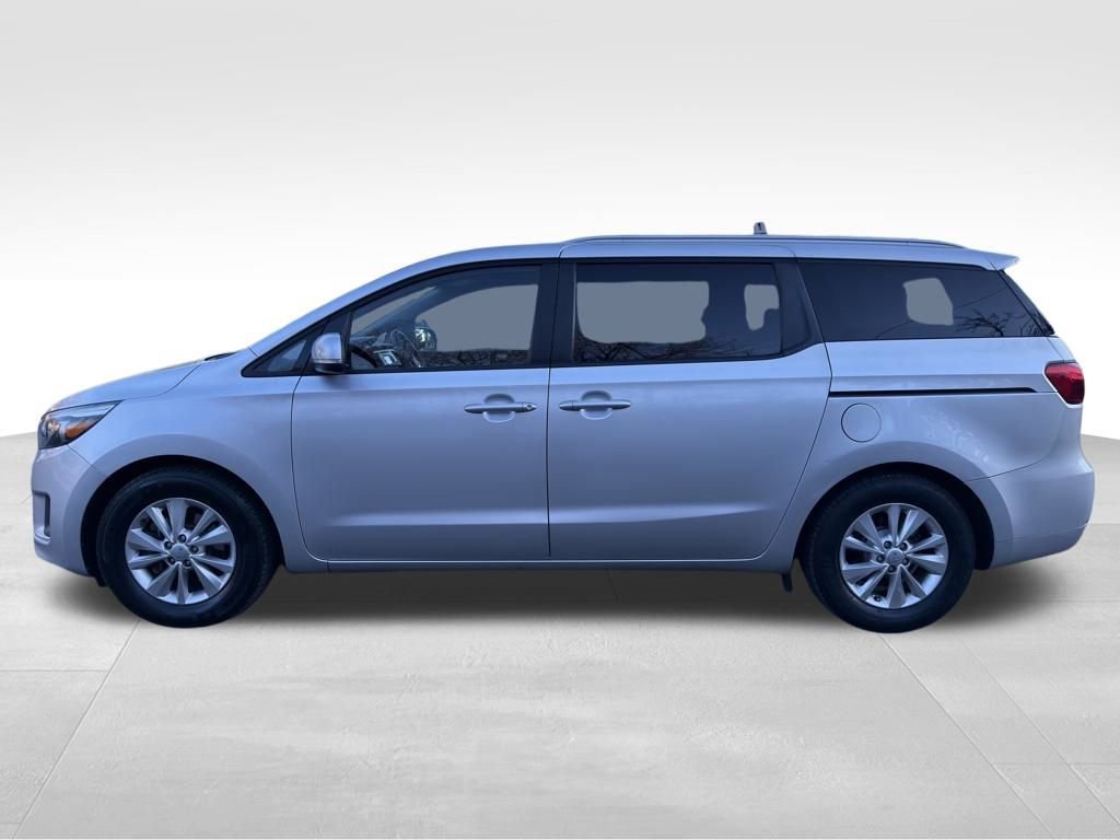 Used 2016 Kia Sedona LX w/ LX Convenience Package image 2