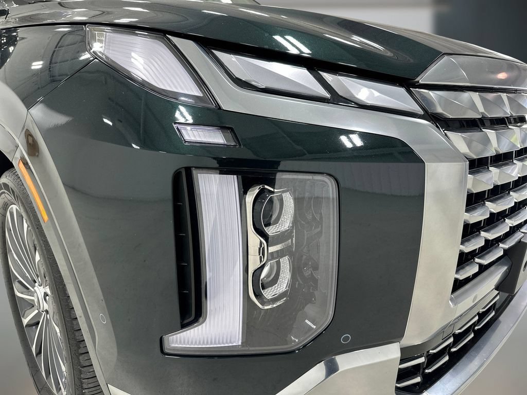 Certified 2025 Hyundai Palisade Calligraphy FWD image 12