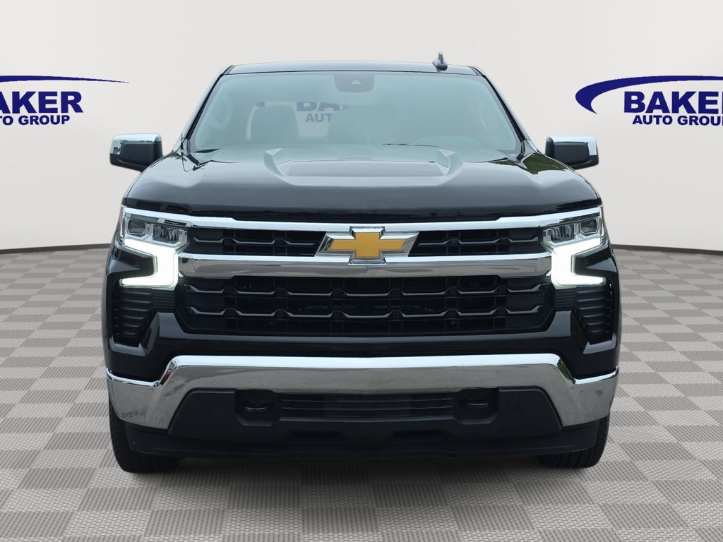 Used 2024 Chevrolet Silverado 1500 LT AWD/4WD image 2