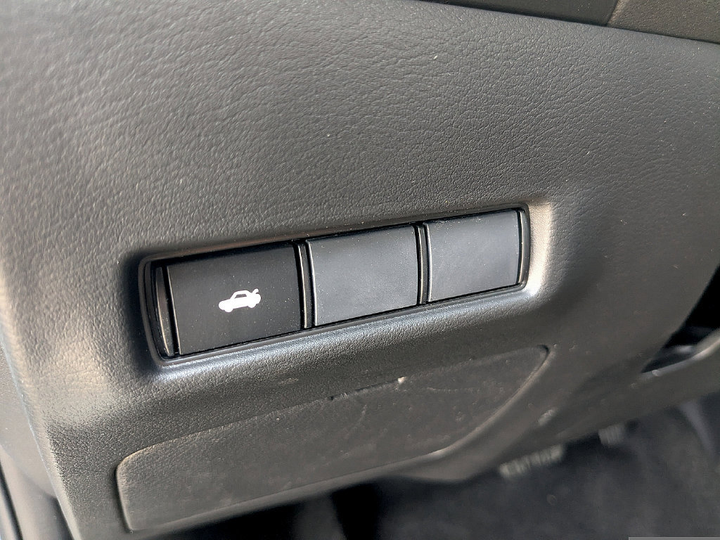 New 2027 Nissan Sentra SR w/ Floor Mat Package FWD image 24