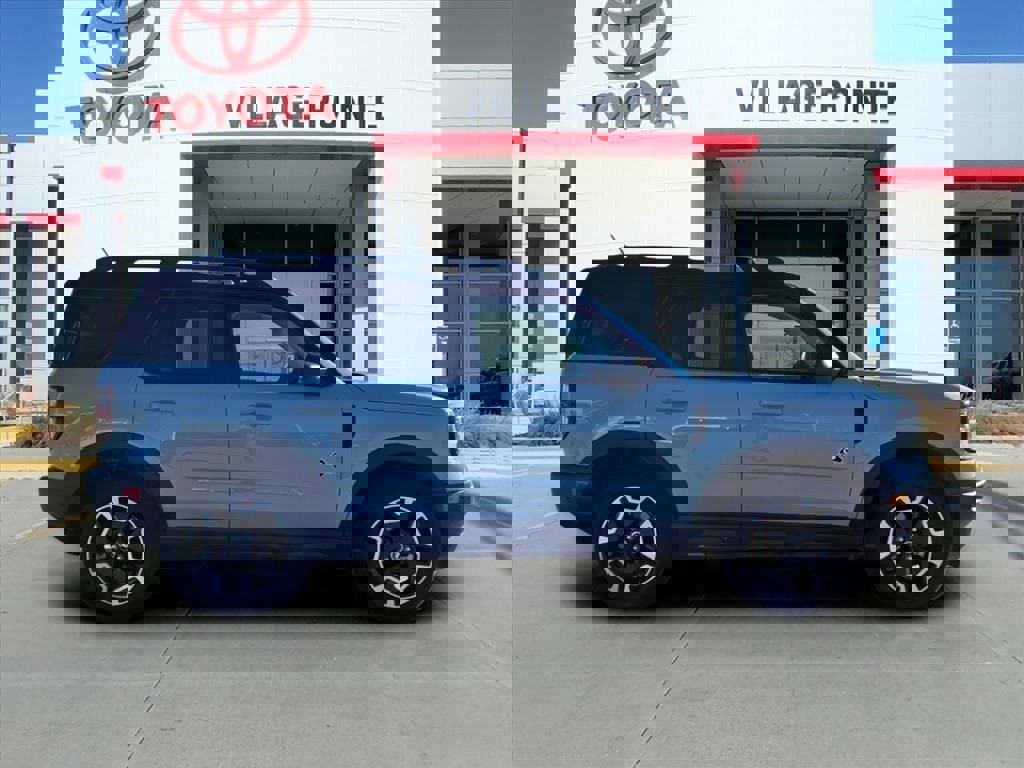 Used 2023 Ford Bronco Sport Outer Banks w/ Tech Package image 8