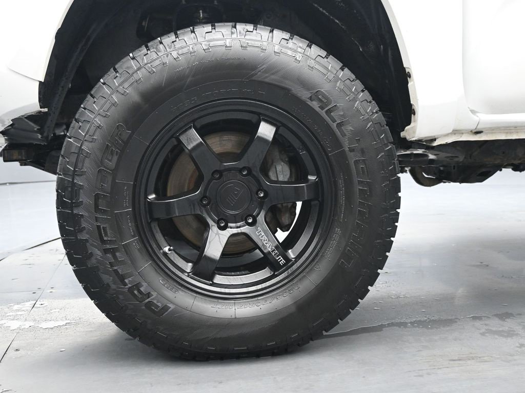 Used 2017 Toyota Tacoma SR5 w/ Tow Package image 13