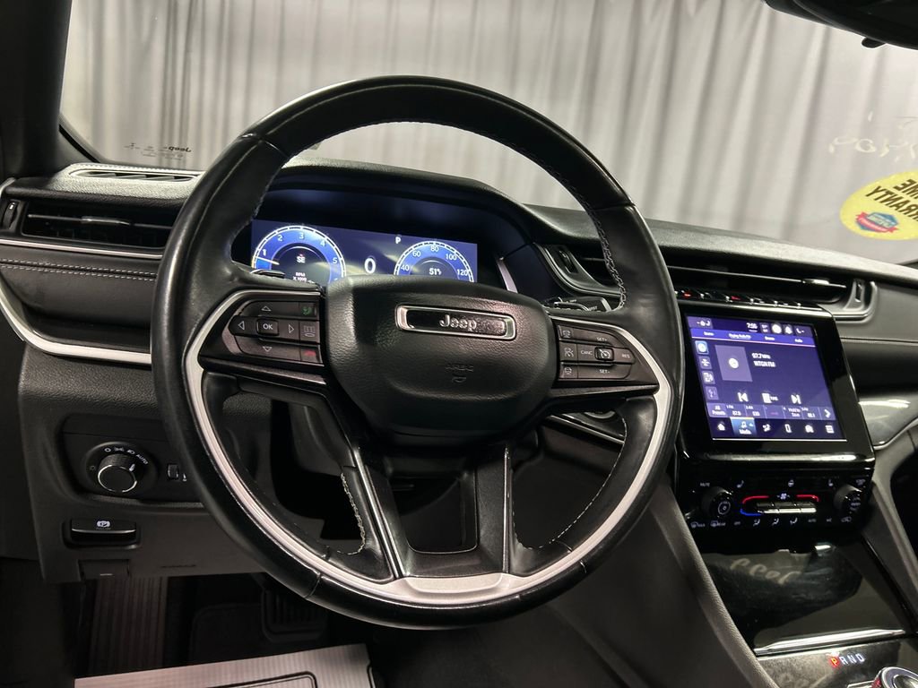 Used 2022 Jeep Grand Cherokee L Laredo image 15