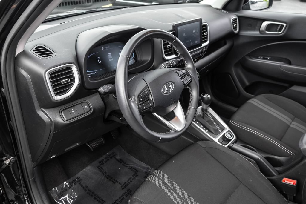 Used 2023 Hyundai Venue SEL w/ Cargo Package FWD image 15