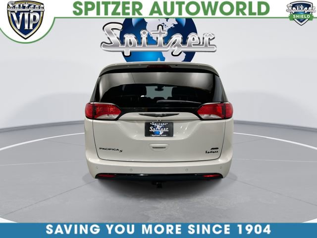 Used 2020 Chrysler Pacifica Touring-L image 11