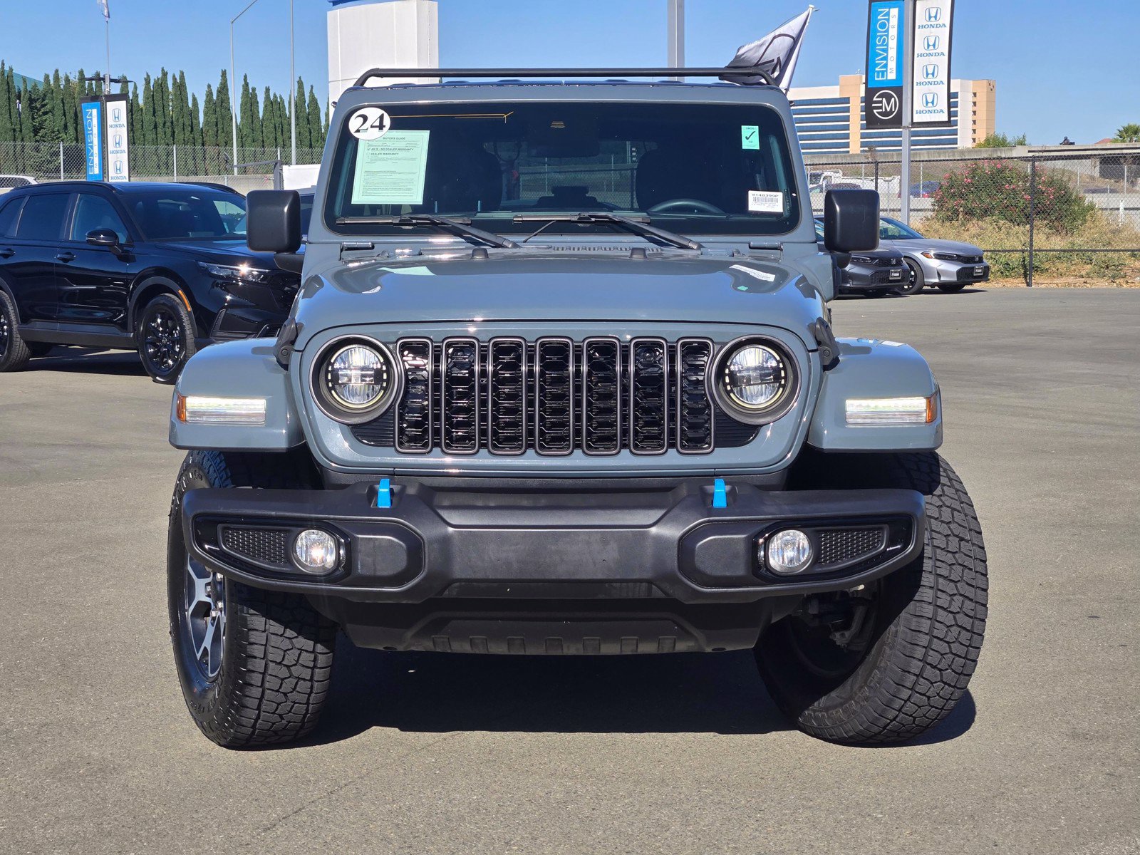 Used 2024 Jeep Wrangler Unlimited AWD/4WD image 2