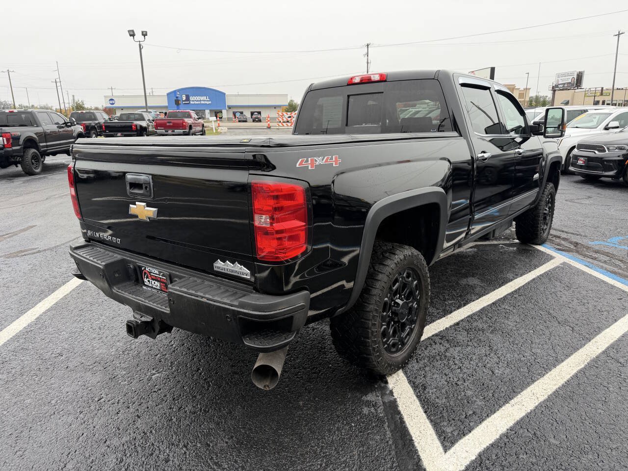 Used 2016 Chevrolet Silverado 2500 High Country w/ High Country Premium Package AWD/4WD image 5